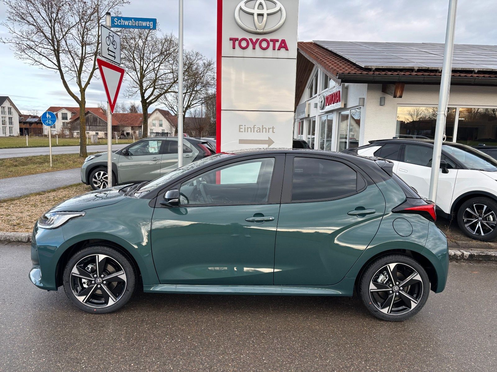 Toyota Yaris Hybrid Style Plus *Safety-Paket*