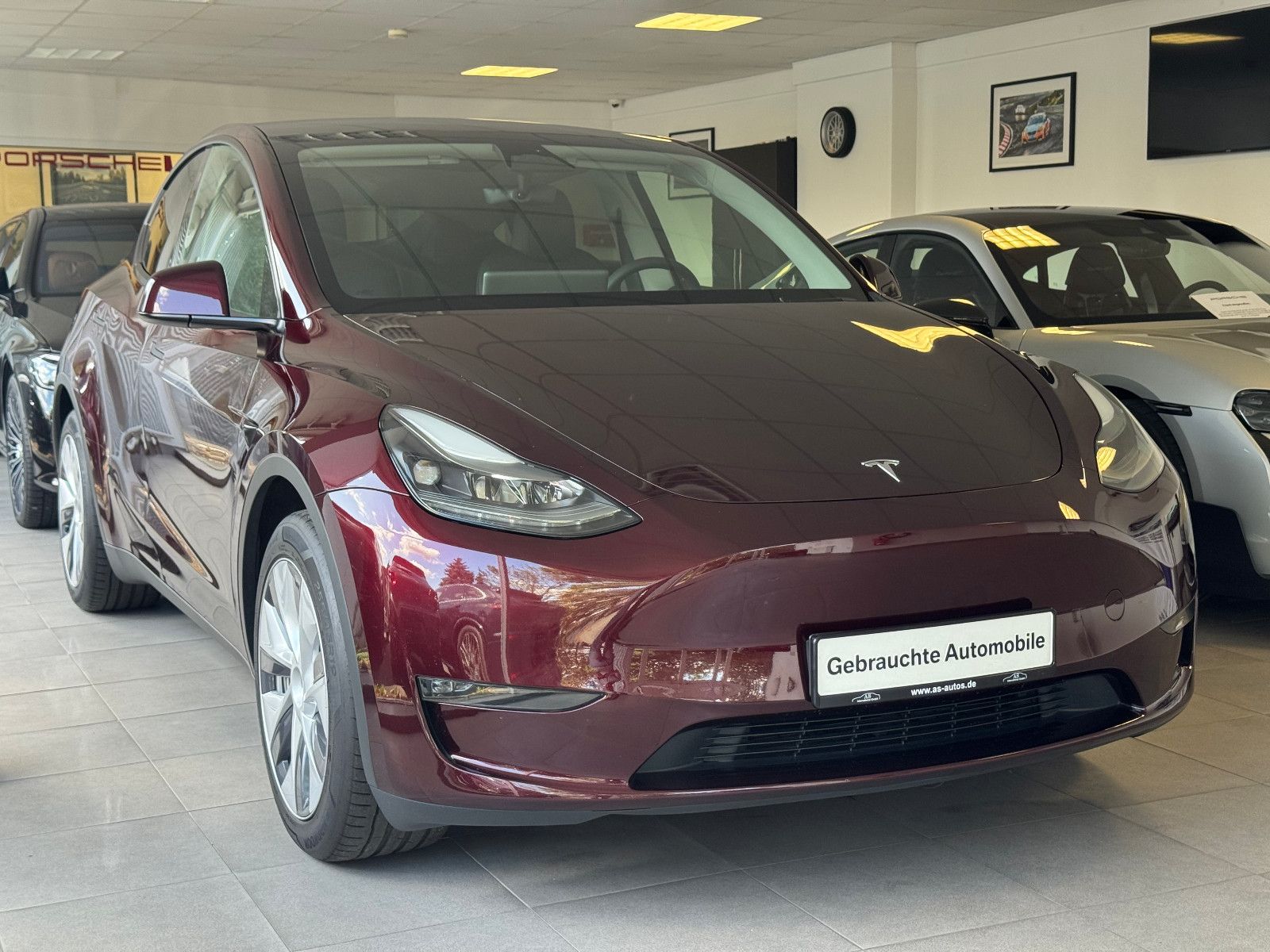 Tesla Model Y Long Range Dual Motor AWD MidnightCherry