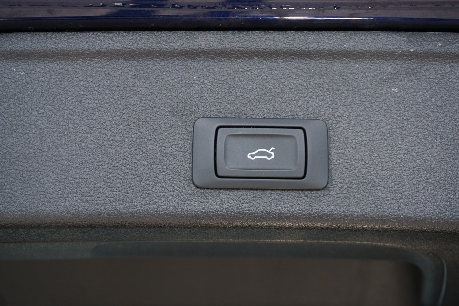 Audi A4 Avant 45 TFSI quattro advanced - Samsaru's Car Outlet
