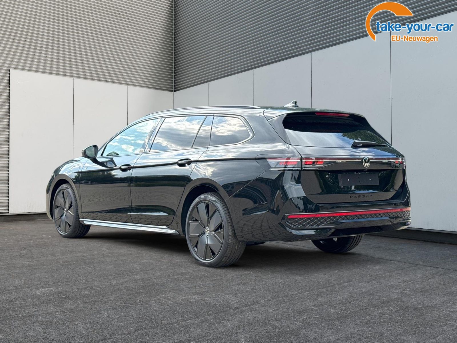 Volkswagen Passat Variant R-Line Edition Plus LEDER+PANO...