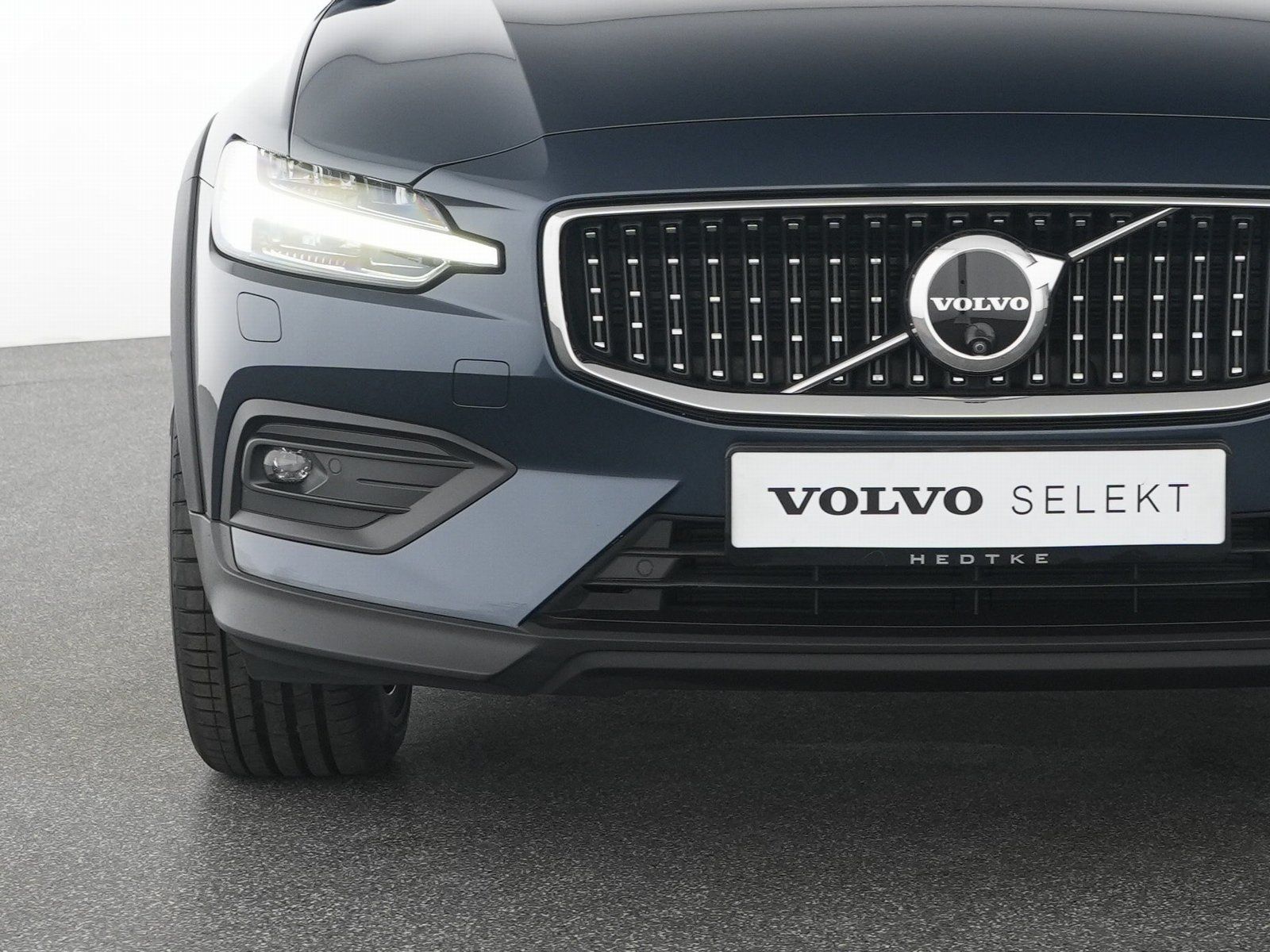 Volvo V60 CC B4 AWD Ultimate SONDERFINANZIERUNG 1,99%*