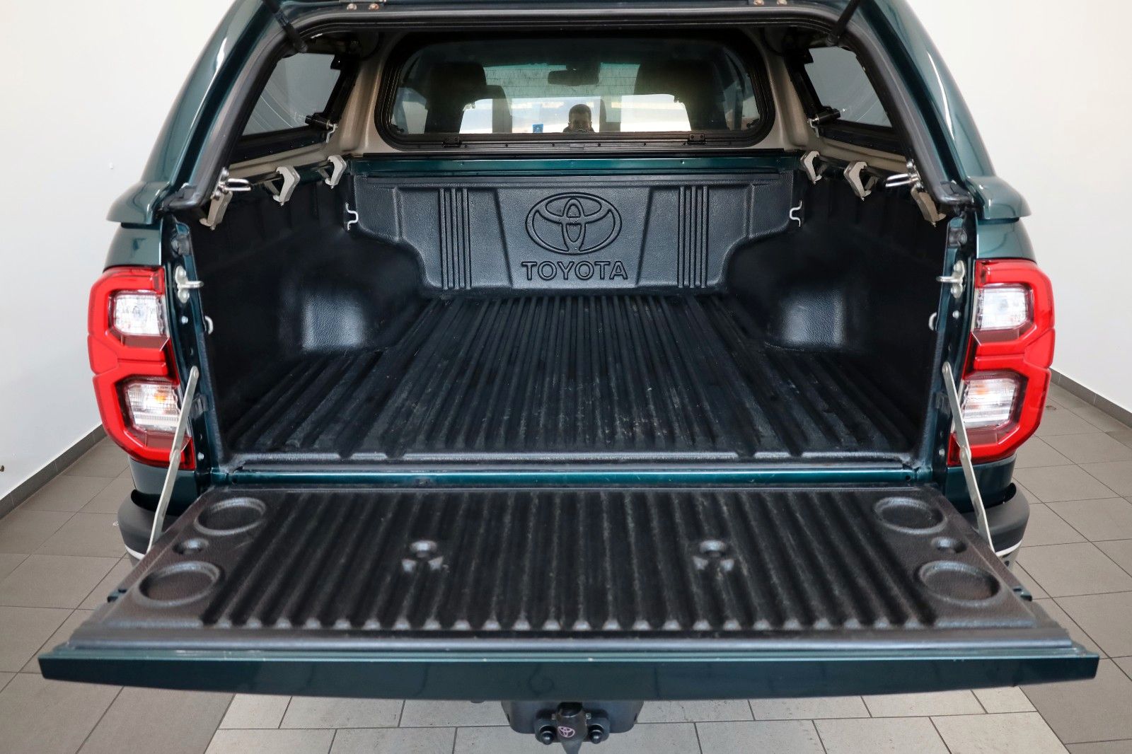 Toyota Hilux 2.8 Executive, Navi, Hardtop,ACC,LED, AHK