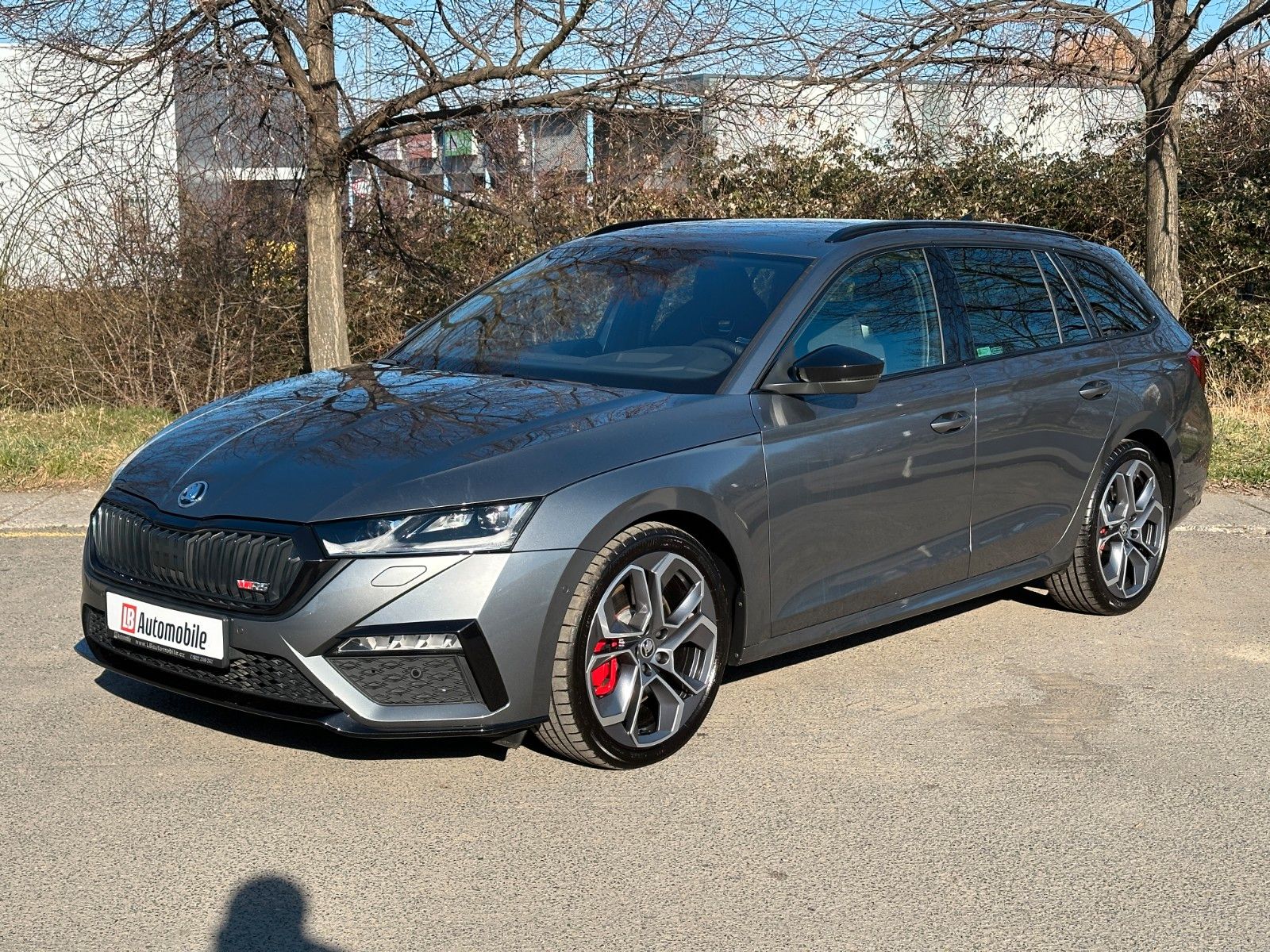 Skoda Octavia Combi RS 2.0TSi DSG - Samsaru's Car Outlet