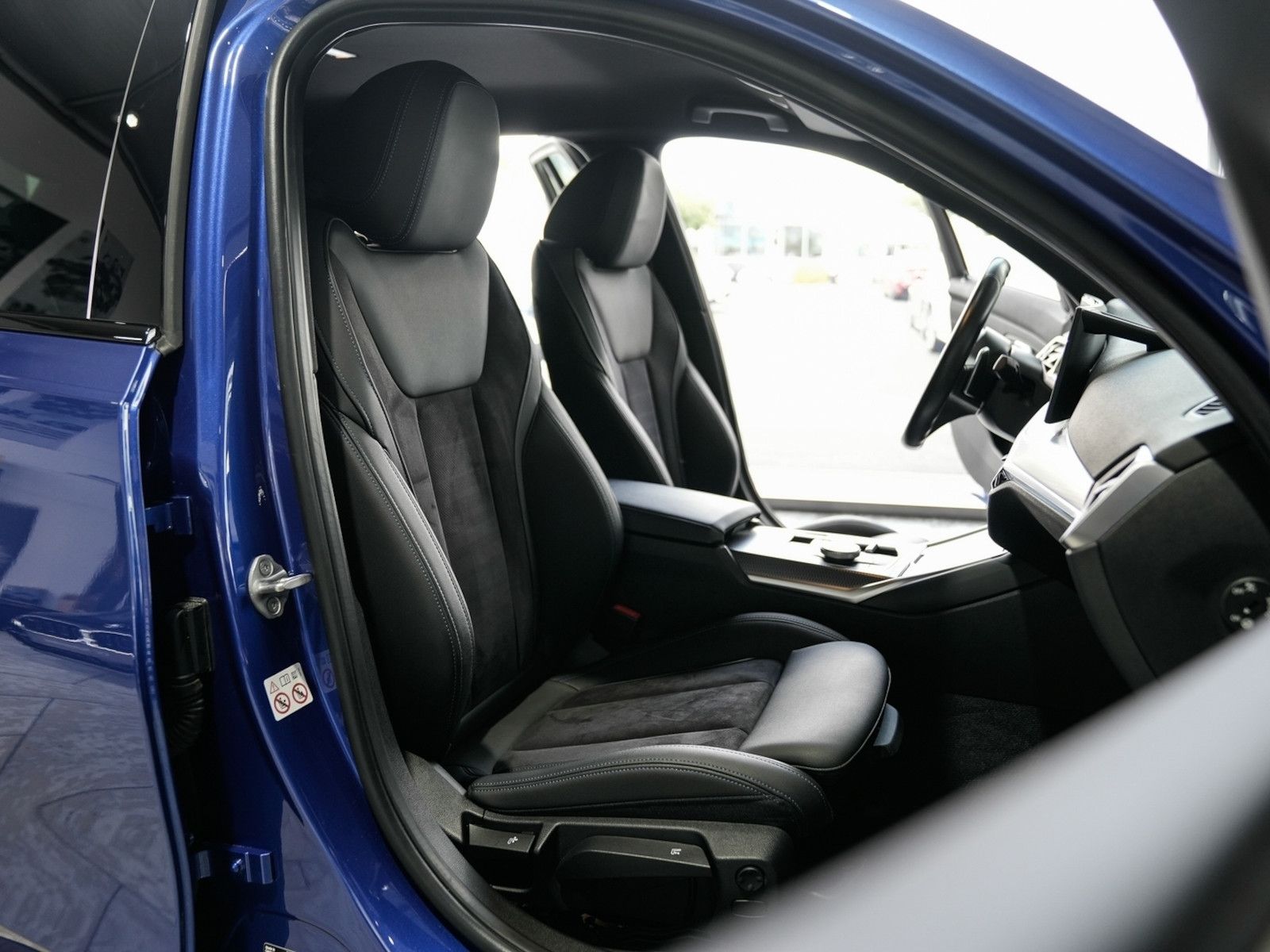 BMW 320d xDrive Touring M Sport - Samsaru's Car Outlet
