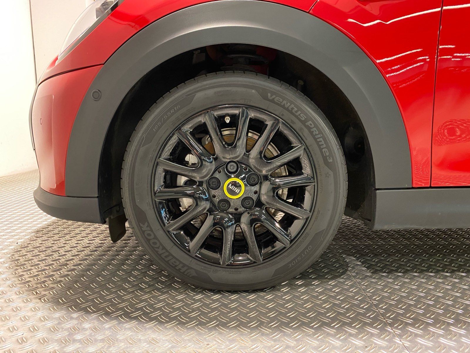 MINI Cooper SE - Samsaru's Car Outlet