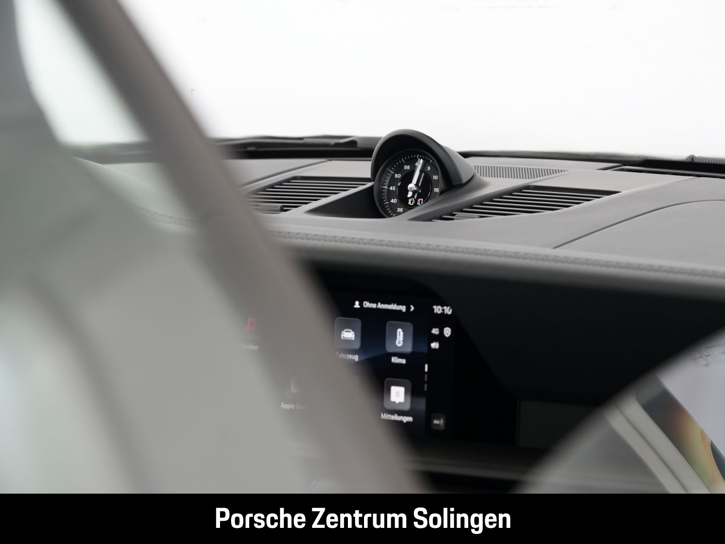 Porsche 911 Carrera 4 GTS Cabriolet HD-Matrix Lift Bose