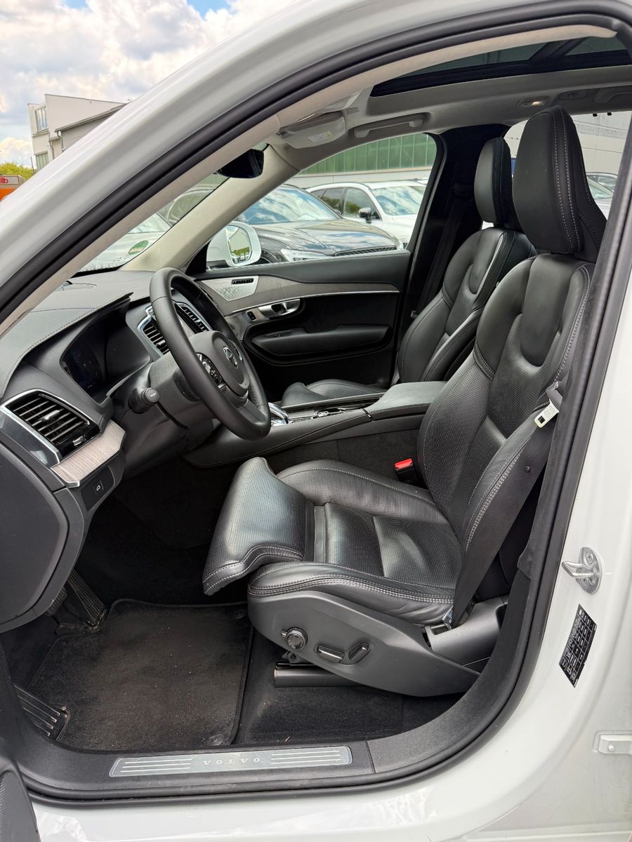 Volvo XC90 B5 AWD DIESEL+ULTIMATE+VOLLAUSTTATUNG+22"