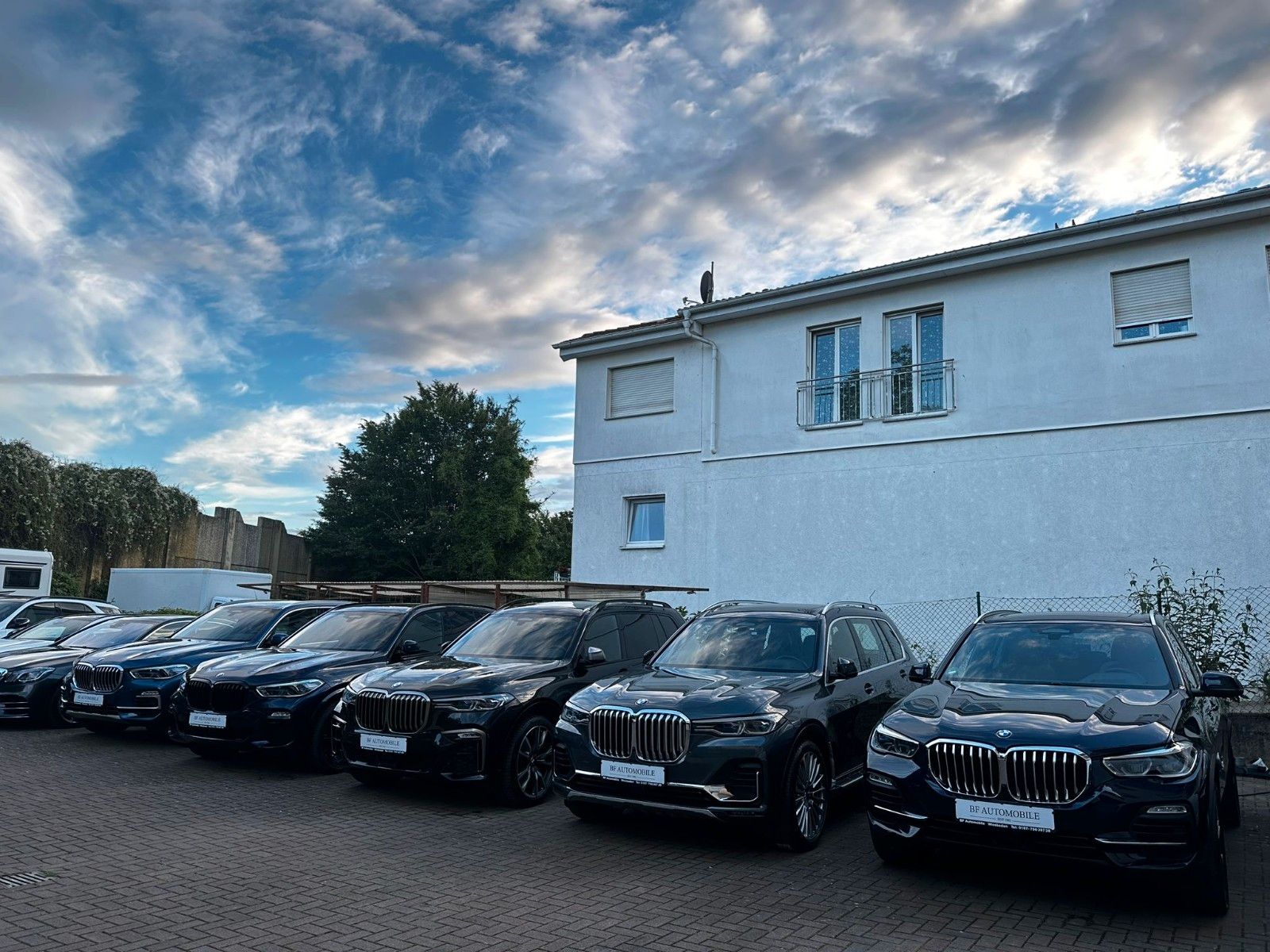 BMW X5 xDr45e M Sport PANO-SKY*B&W*NightV*3xTV*Massa