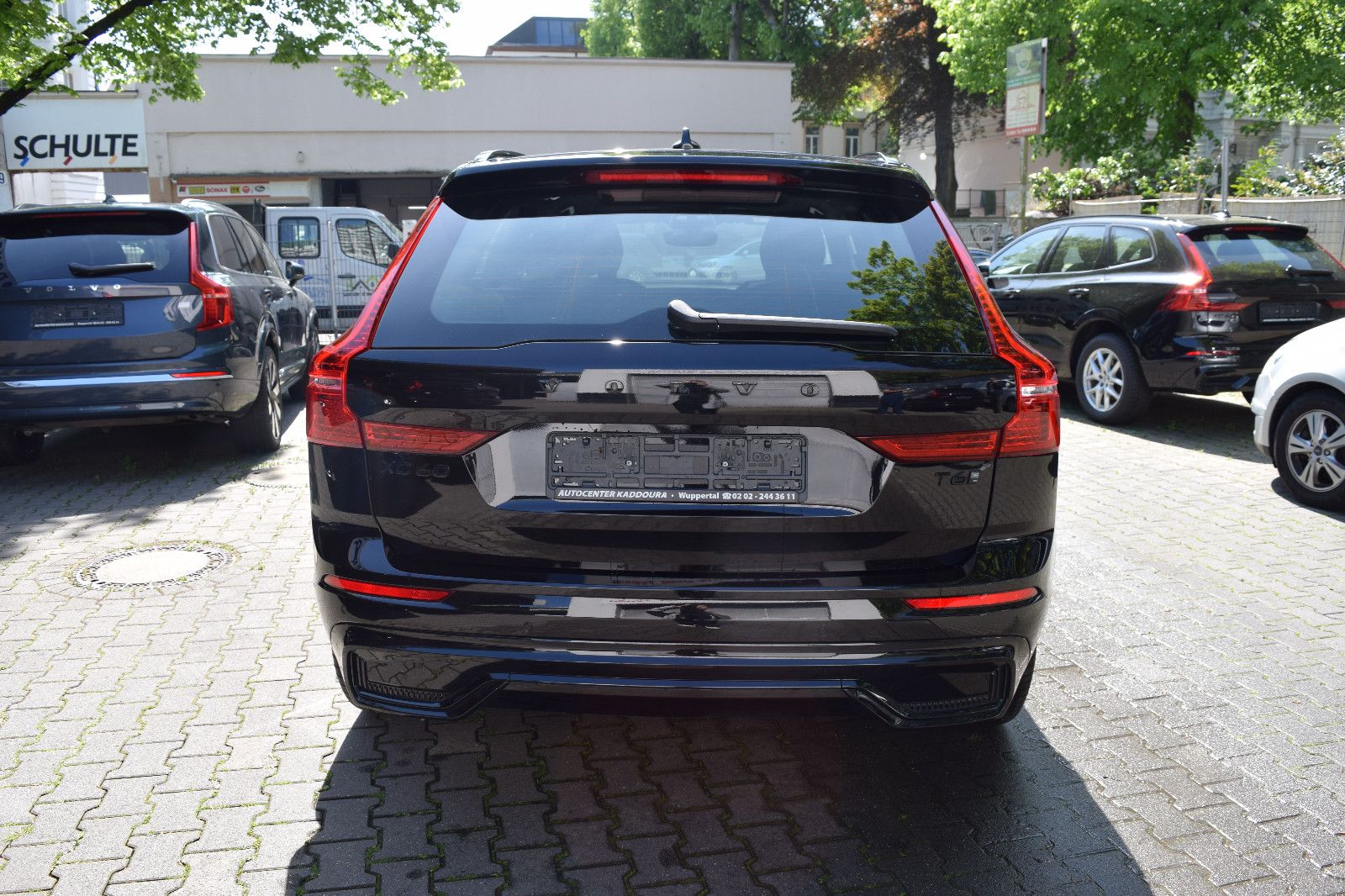 Volvo XC60 T6 Plus Black Edition - Samsaru's Car Outlet