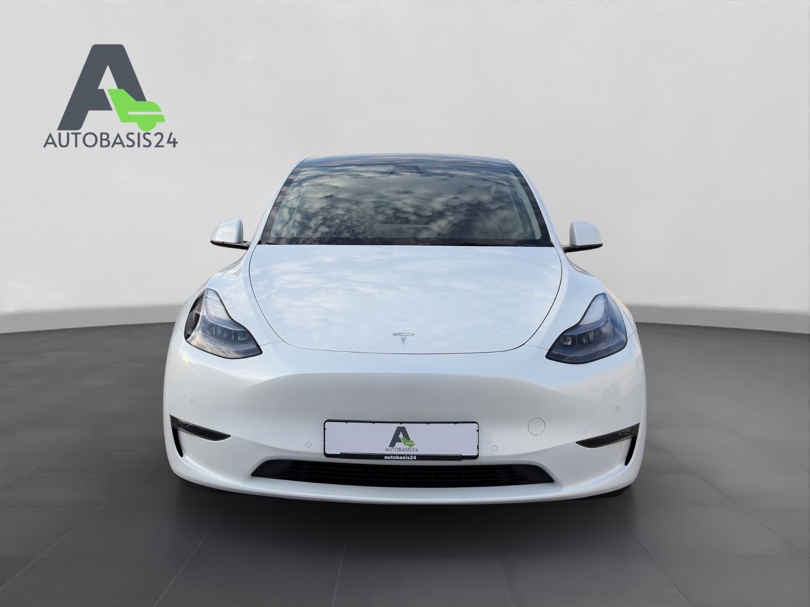 Tesla Model Y Long Range Dual AWD *AHK*1.Hand*
