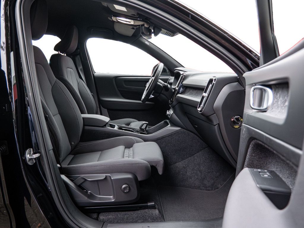 Volvo XC40 TWIN Core Recharge Pure Electric AWD