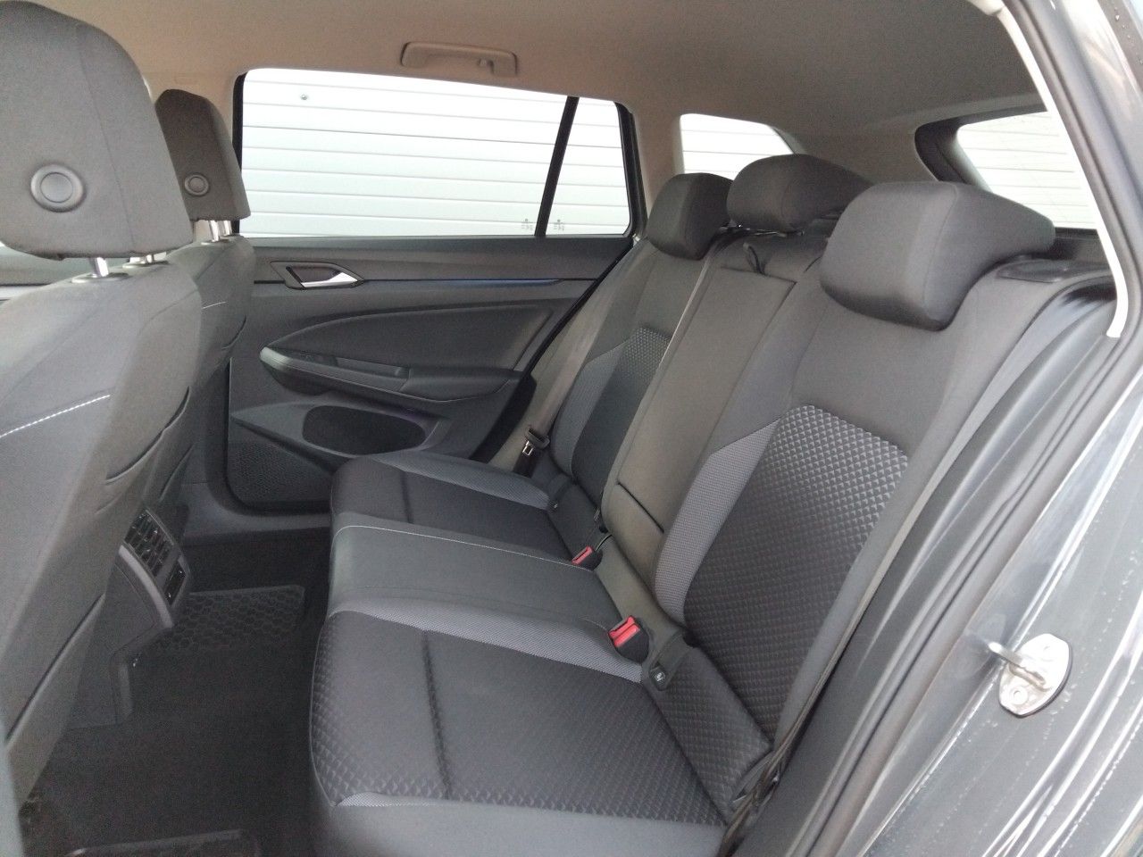Volkswagen Golf VIII Variant eTSI DSG - Samsaru's Car Outlet