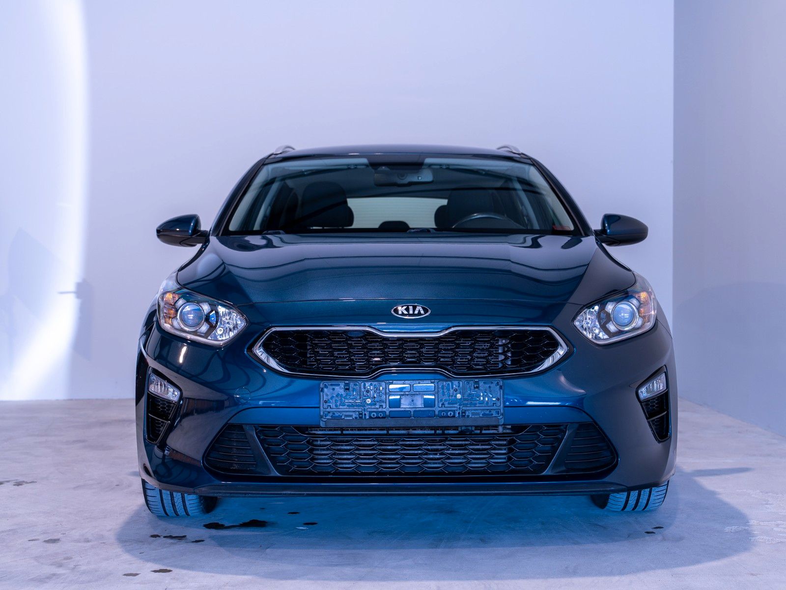 Kia Ceed Vision - Samsaru's Car Outlet