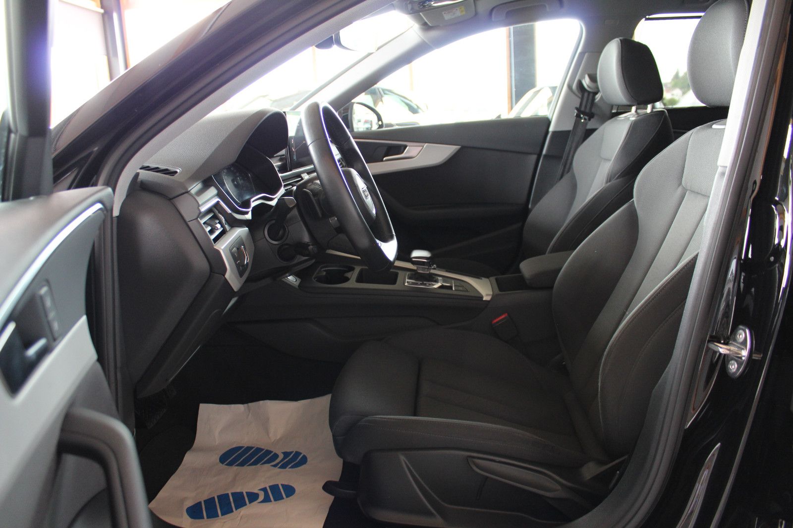Audi A4 Avant 40 TFSI S tronic advanced - Samsaru's Car Outlet