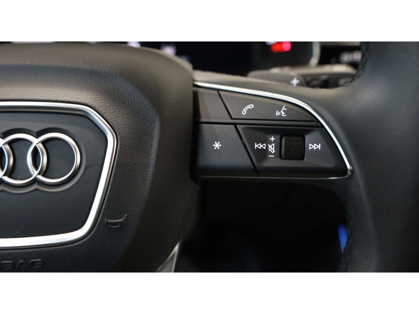 Audi Q7 55 TFSI quattro 7Sitze/AHK/P-Dach/360/Matrix