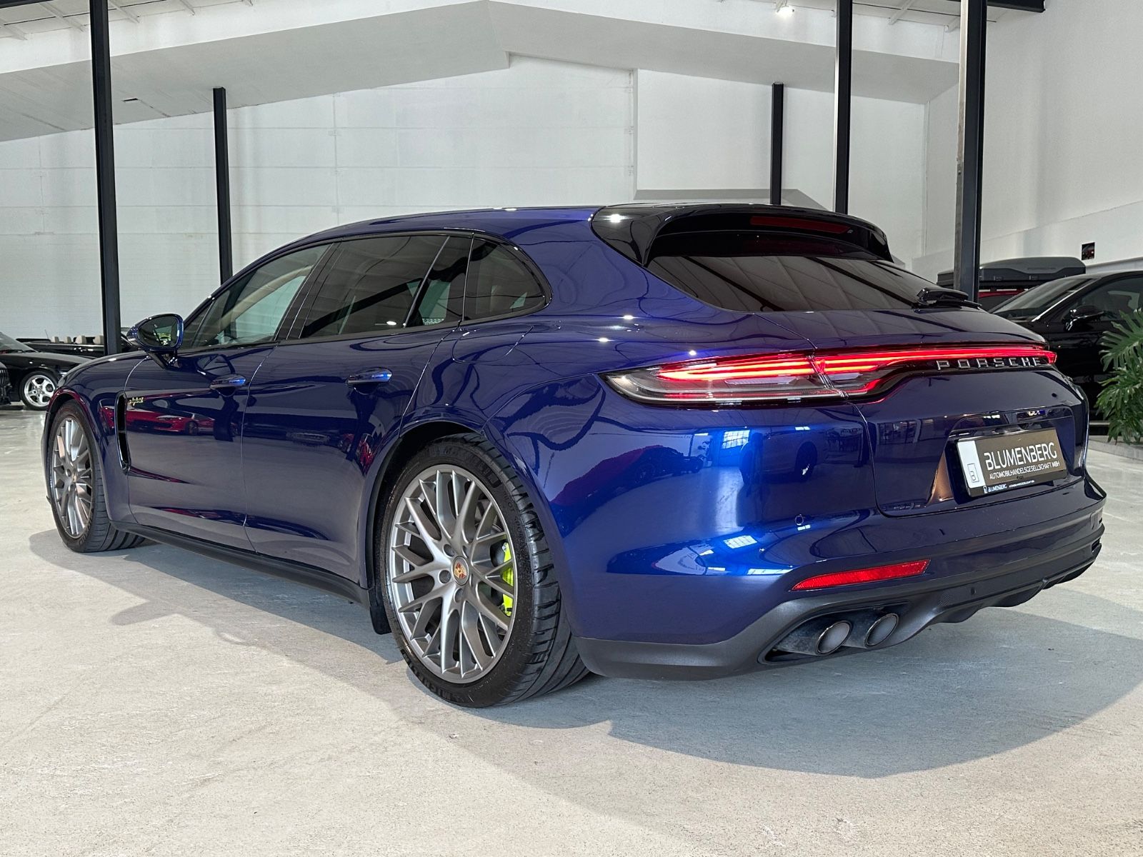 Porsche Panamera Sport Turismo 4 E-Hybrid Plat. Edition
