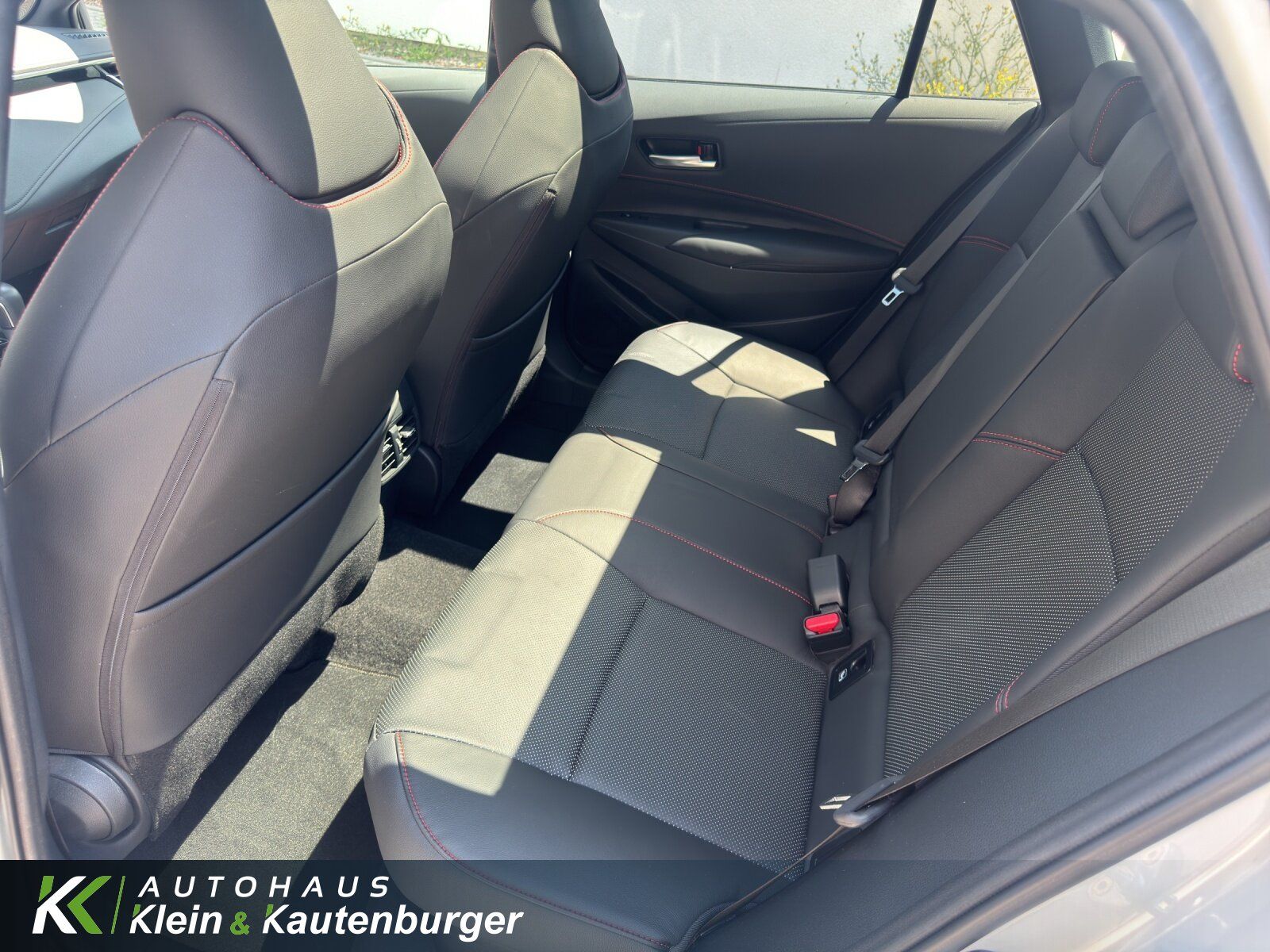 Toyota Corolla 2.0 Hyb. GR Sport Black - Samsaru's Car Outlet