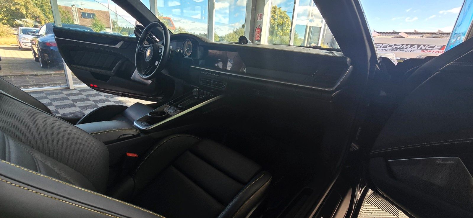 Porsche 992 Turbo S/SportAGA/Pano/Lift/Approved
