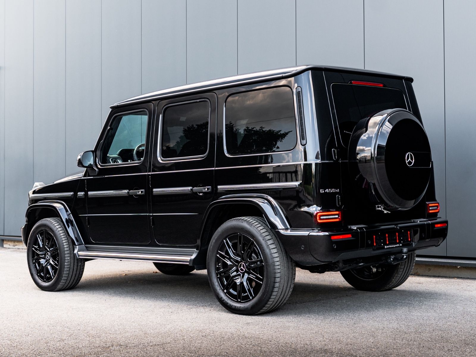 Mercedes-Benz G 450d AMG LINE - Samsaru's Car Outlet