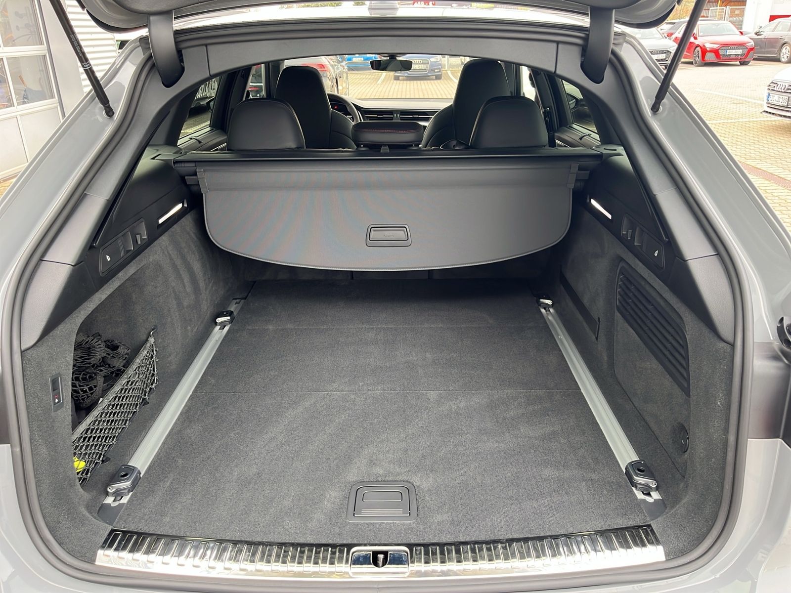 Audi RS 6 Avant 441 KW TFSI QUATTRO+AHK+MATRIX+B&O+ST