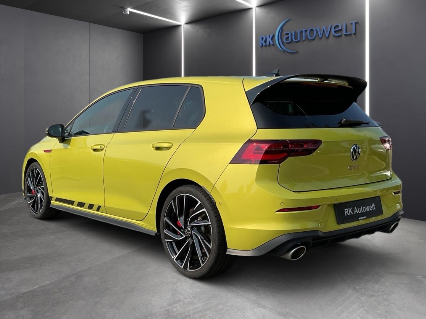 Volkswagen Golf 8 VIII Clubsport 2.0 TSI - Samsaru's Car Outlet