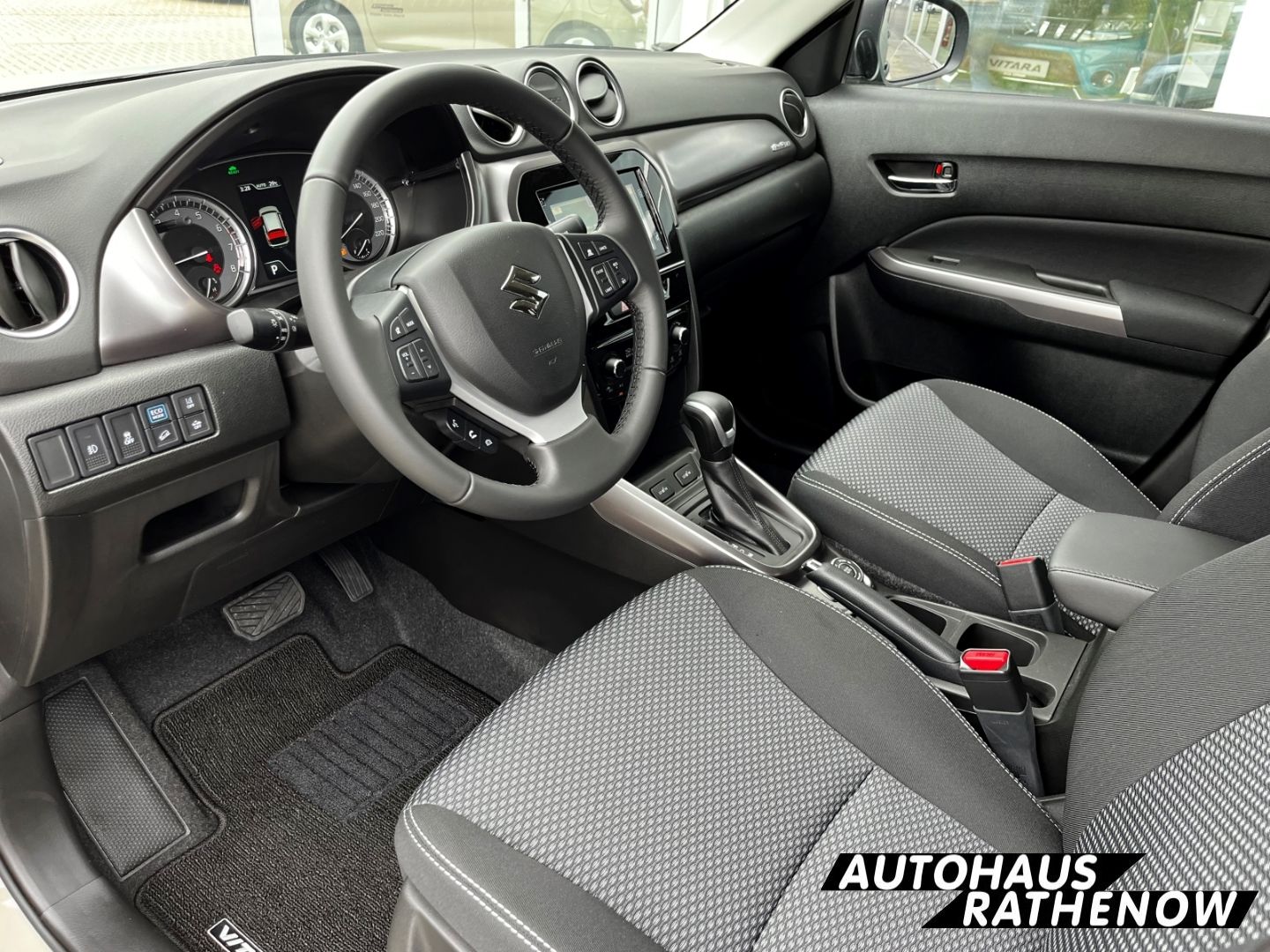 Suzuki Vitara 1.5 Hybrid Comfort 4x4 Allrad - Samsaru's Car Outlet