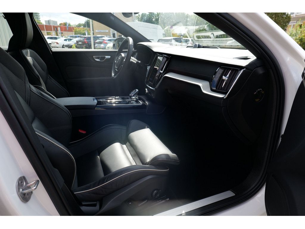 Volvo S60 Lim. T8 Ultimate Dark Recharge Plug-In Hybri