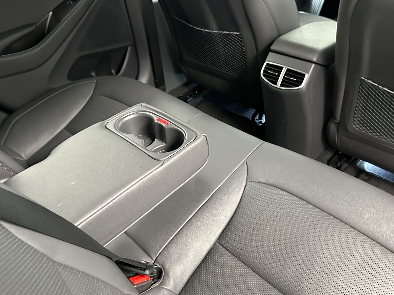 Hyundai IONIQ Prime Plug-In Hybrid - Samsaru's Car Outlet