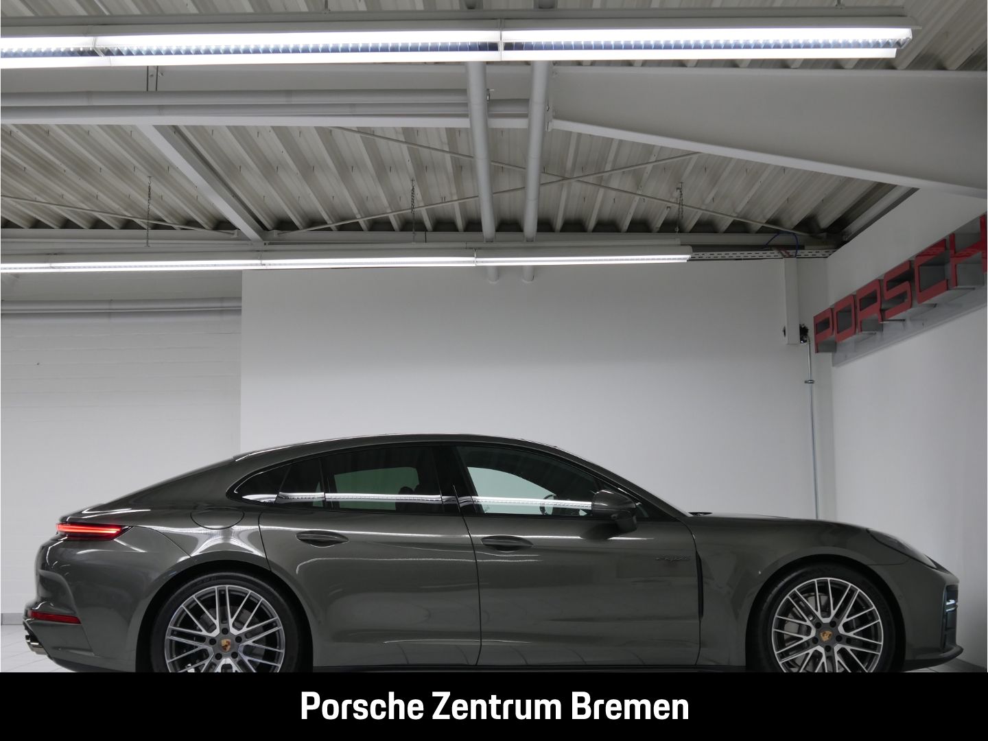 Porsche Panamera 4 E-Hybrid Luftfederung  Panodach Memor