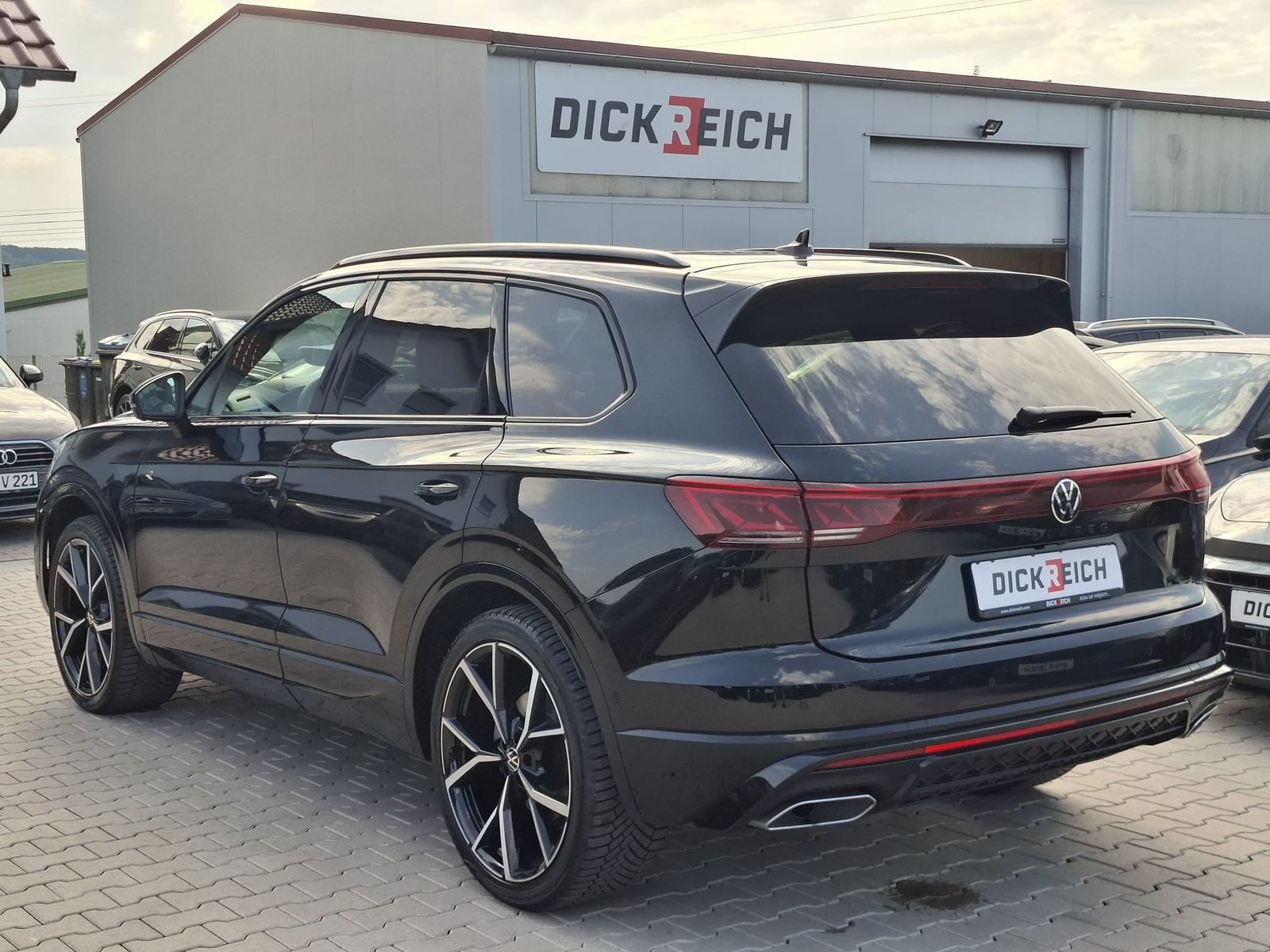 Volkswagen Touareg 3.0TDI 4M R-Line VOLL Black 22" UPE 114T