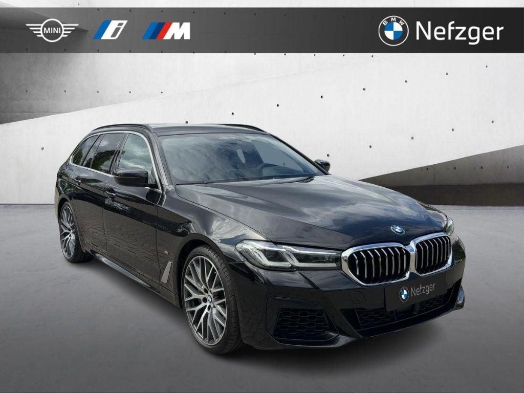 BMW 540 i xDrive Touring M Sport Head-Up Park-Assist