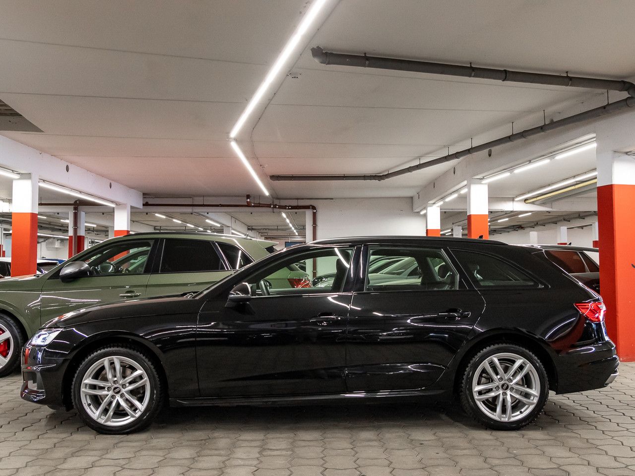 Audi A4 Avant 35 TFSI advanced - Samsaru's Car Outlet