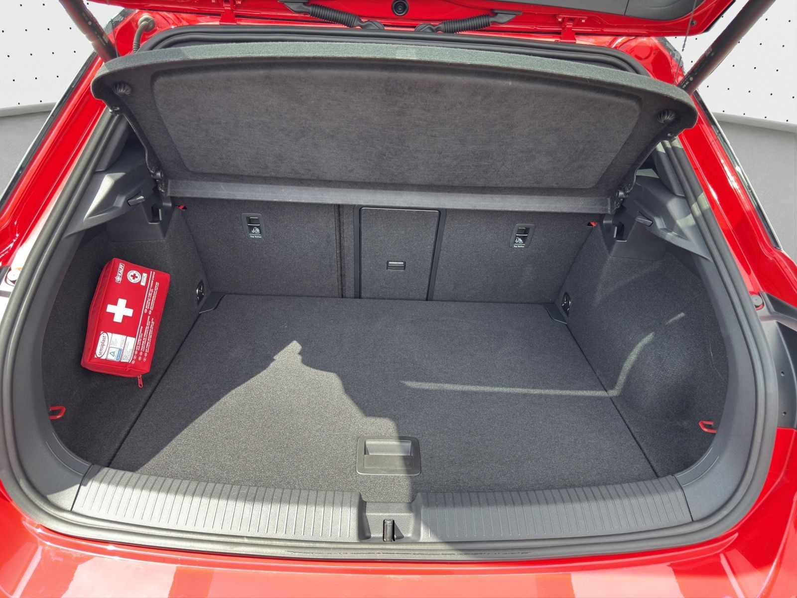 Volkswagen T-ROC 1.5 TSI DSG Sport Black - Samsaru's Car Outlet