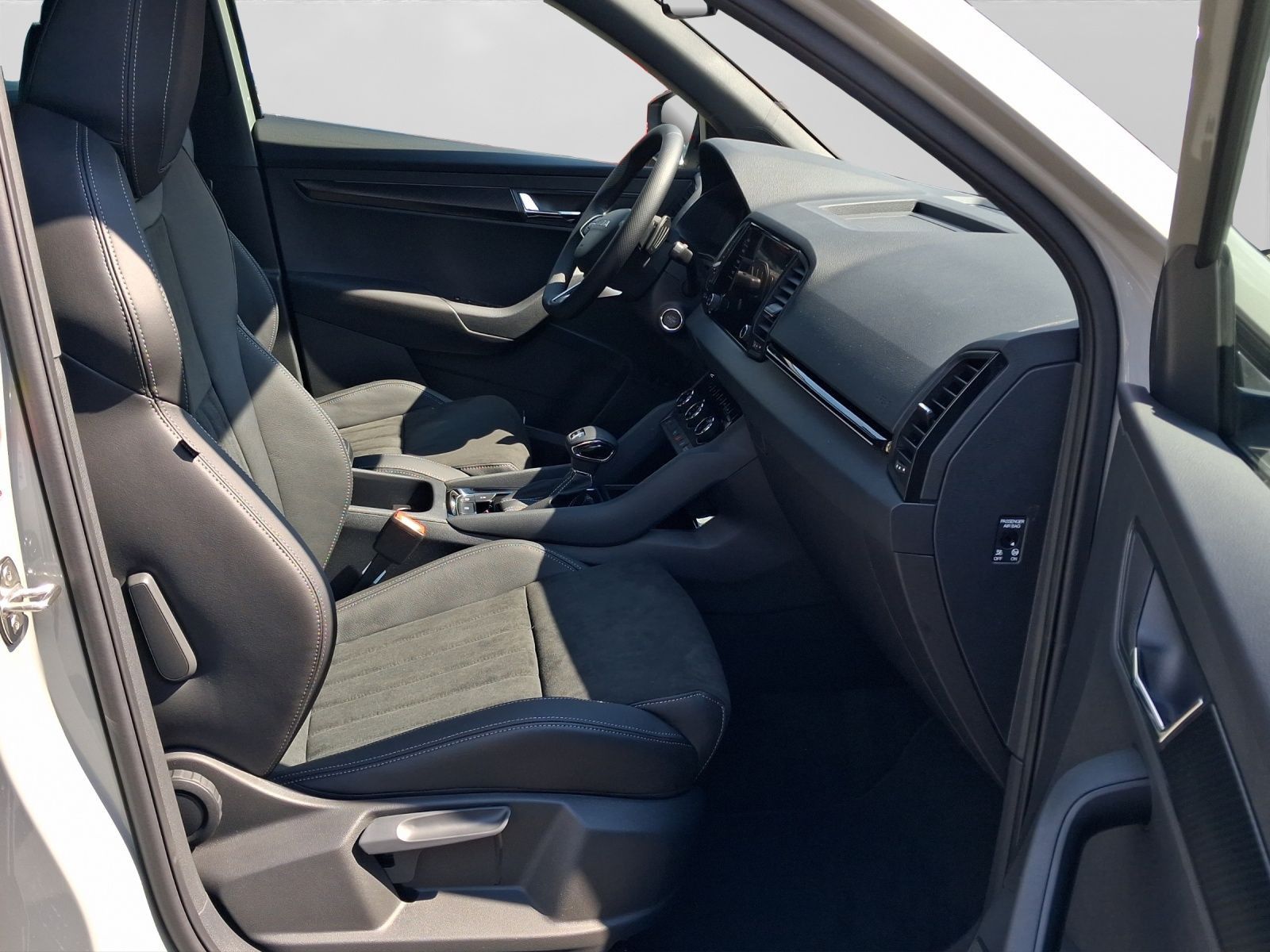 Skoda Karoq 2.0 TSI DSG 4x4 SPORTLINE LM19 LEDER MATRI
