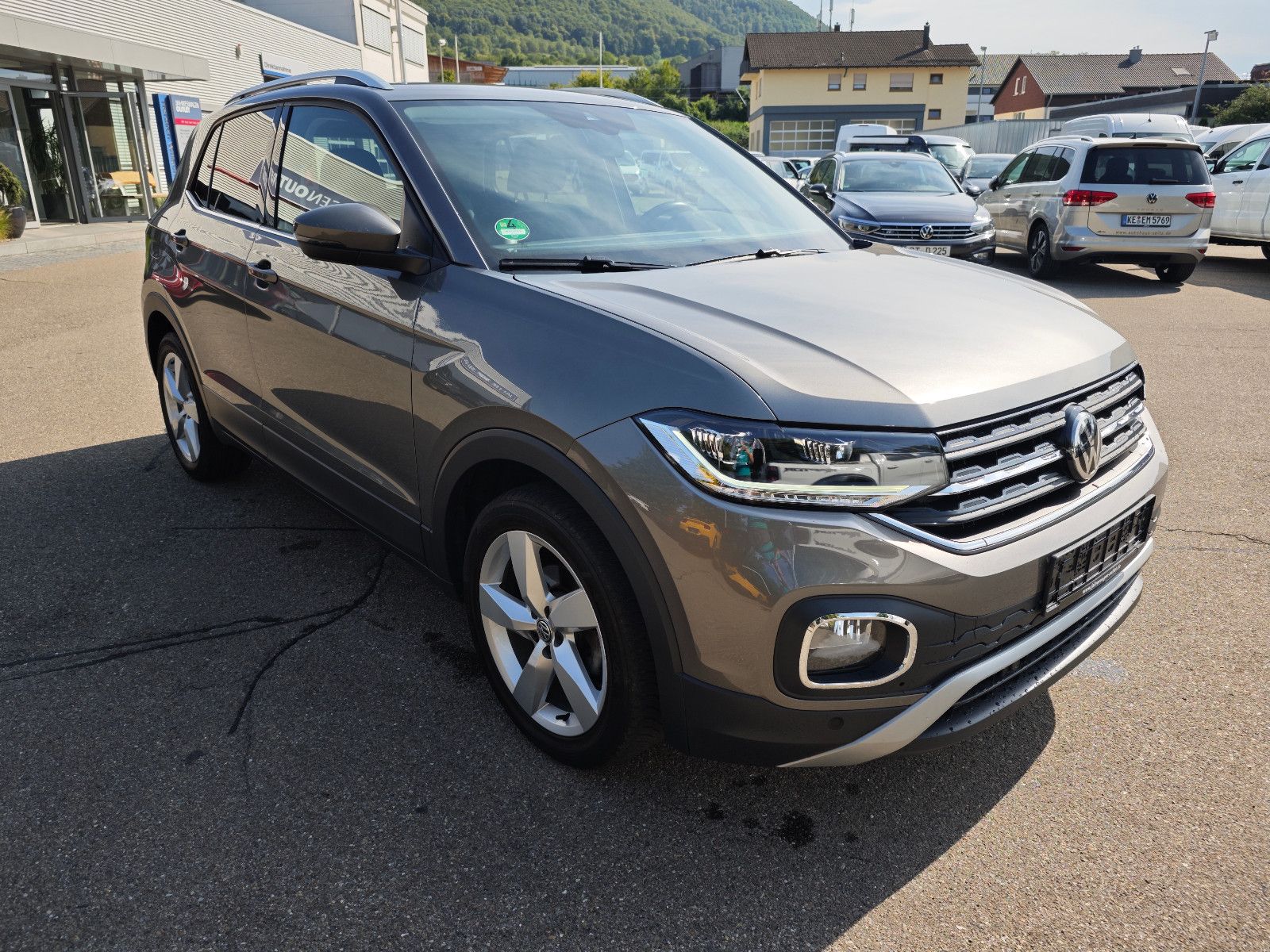 Volkswagen T-Cross Highline - Samsaru's Car Outlet