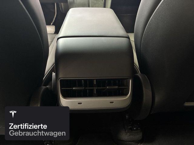 Tesla Model Y Rear-Wheel Drive