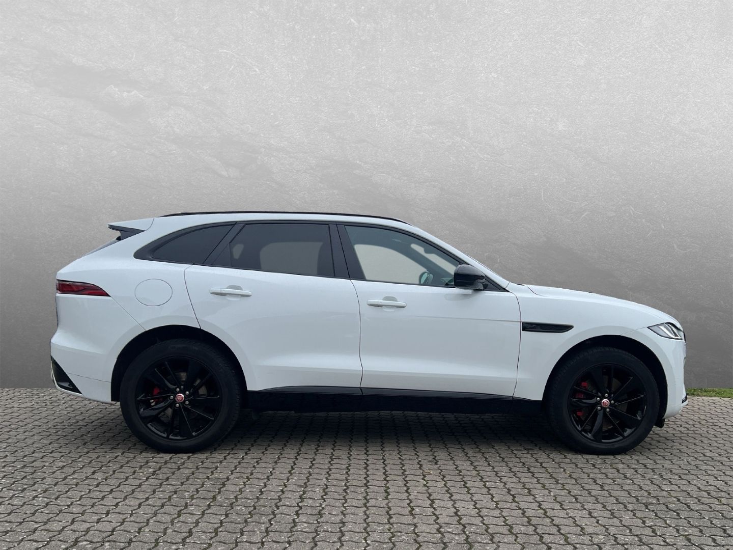 Jaguar F-Pace D300 R-Dynamic Black *PanoSD*