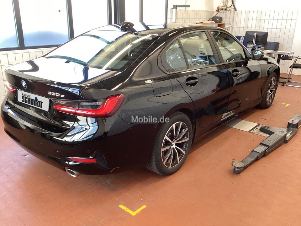 BMW 330e Advantage - Samsaru's Car Outlet