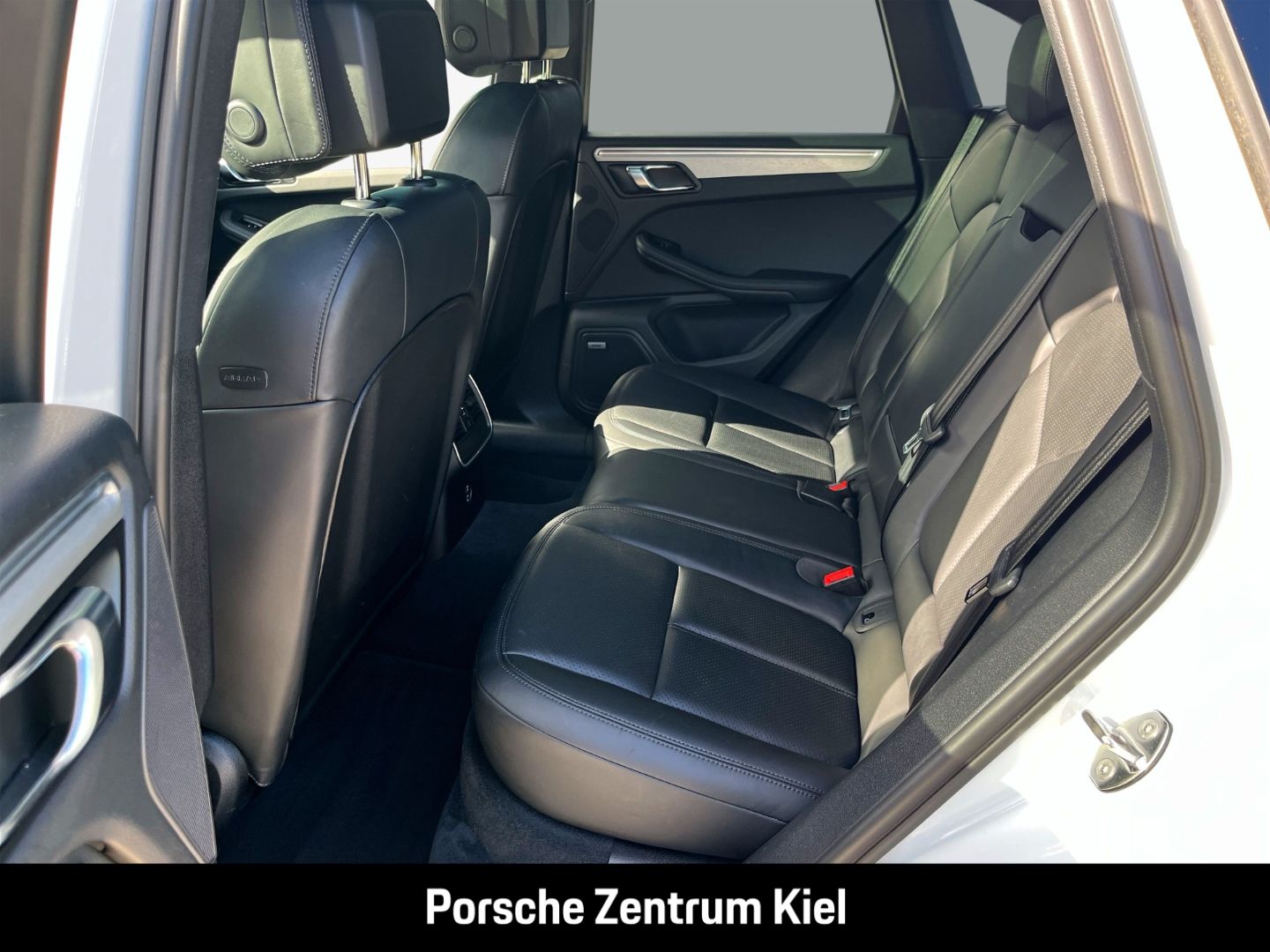 Porsche Macan S Standheizung BOSE Luftfederung 21-Zoll