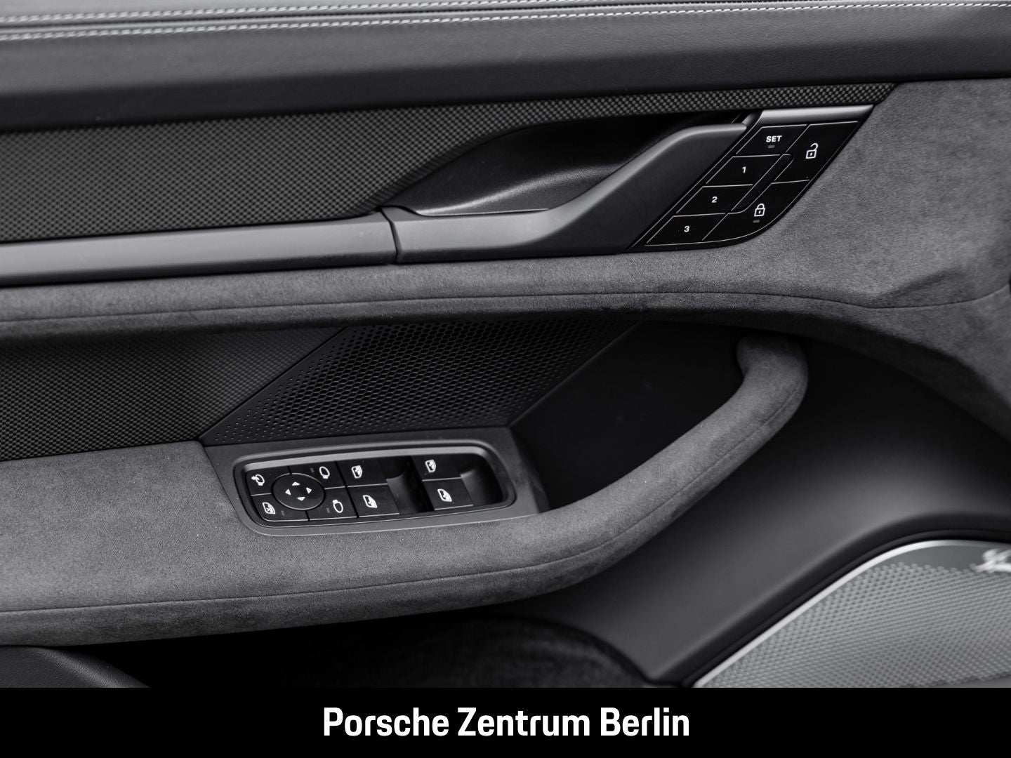 Porsche Taycan GTS Burmester HA-Lenkung Surround-View
