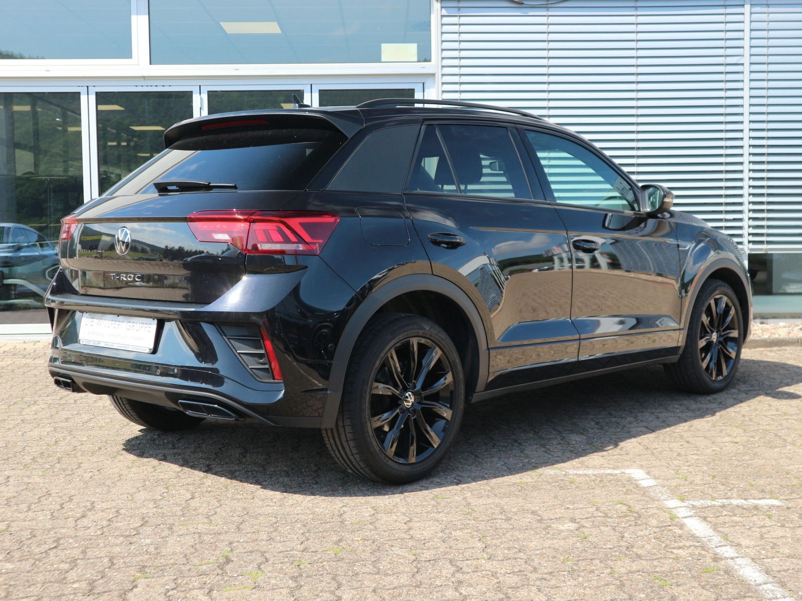 Volkswagen T-Roc R-Line - Samsaru's Car Outlet