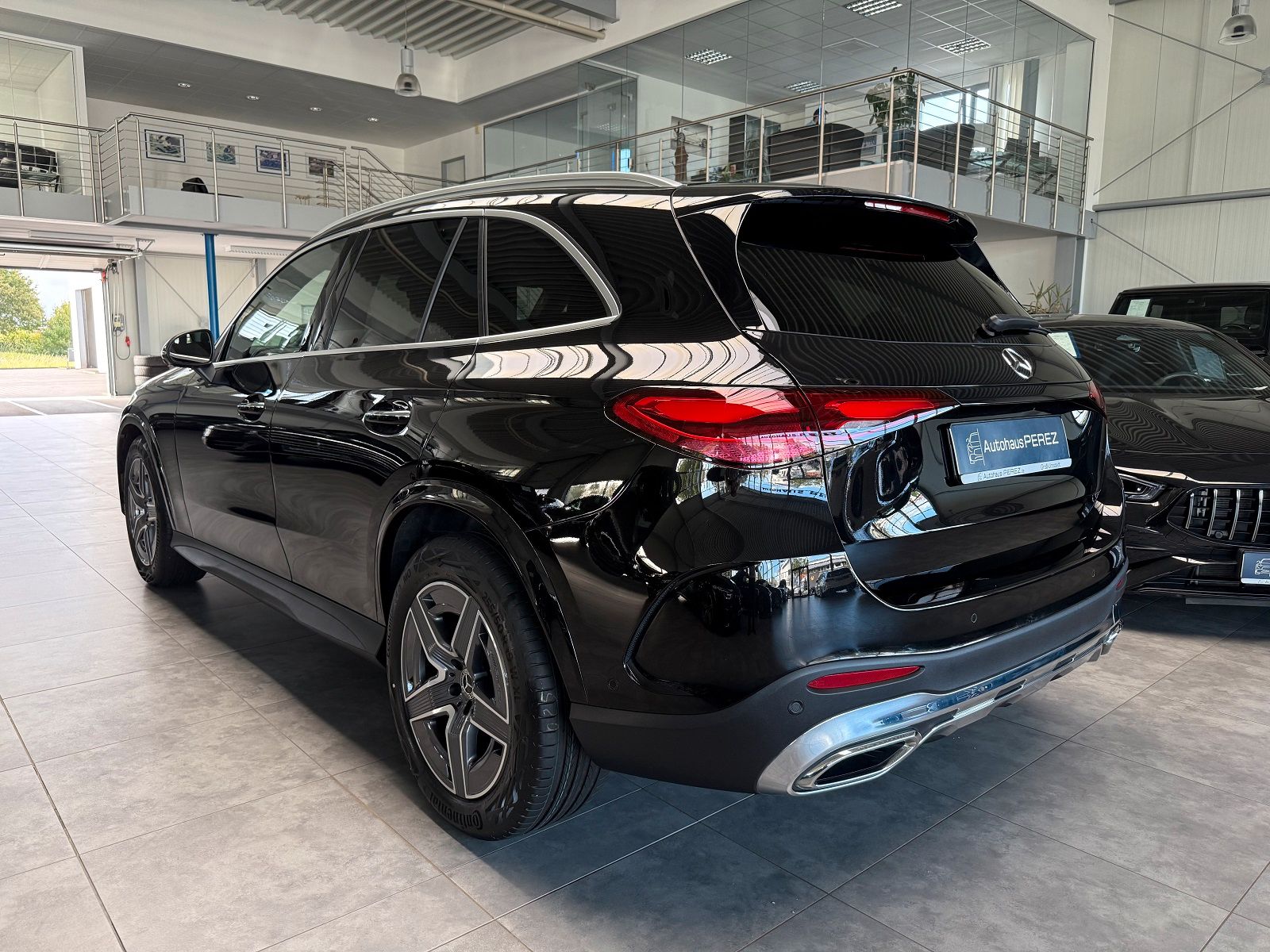Mercedes-Benz GLC 300 4M AMG PREMIUM BURMESTER- PANORAMA- AHK!
