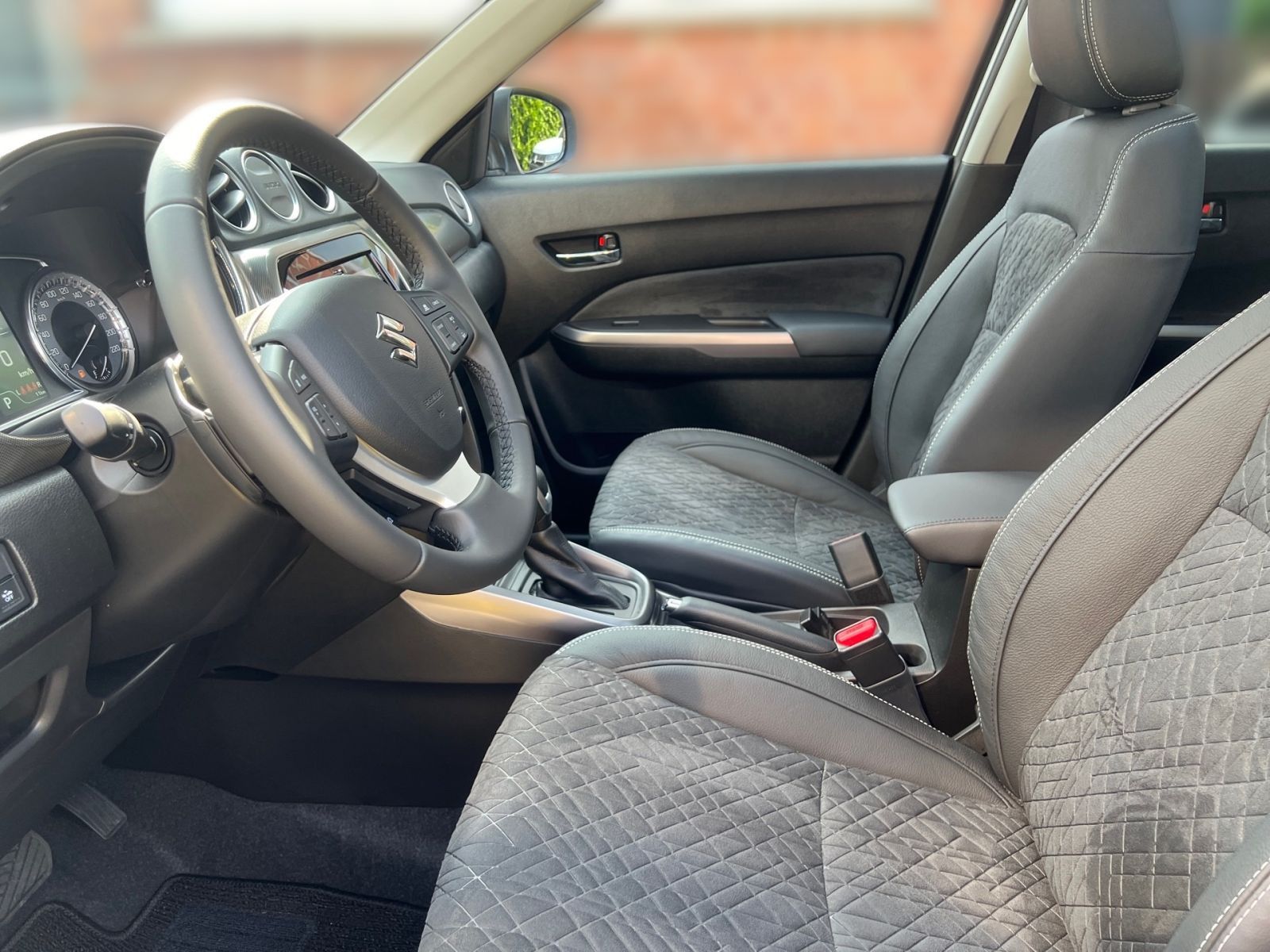 Suzuki VITARA 1.5 COMFORT+ - Samsaru's Car Outlet
