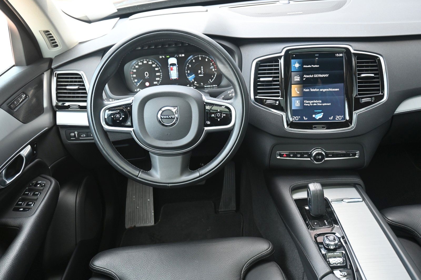 Volvo XC90 T8 Inscription - Samsaru's Car Outlet