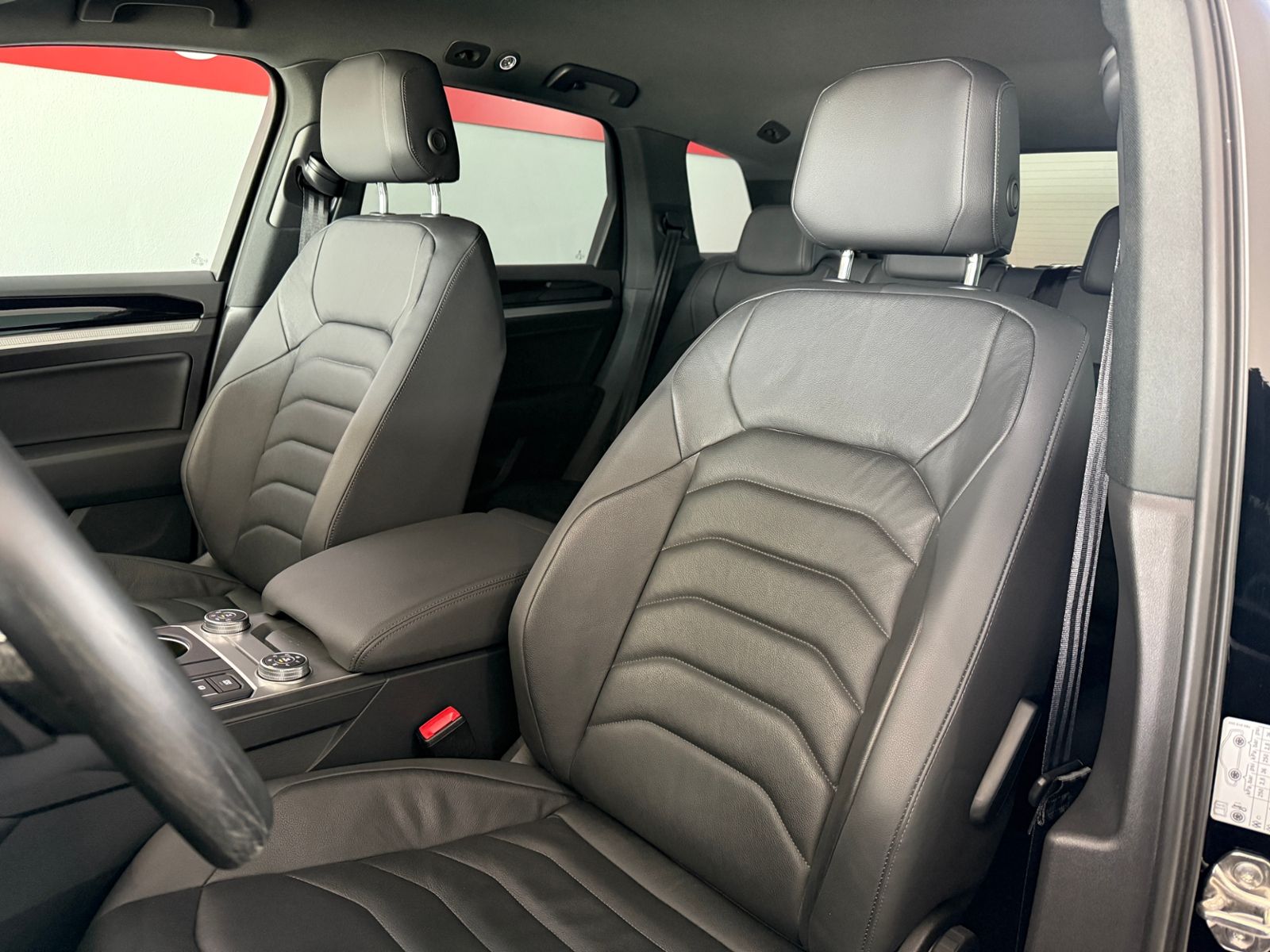 Volkswagen Touareg 3.0TDI V6 4MOTION - Samsaru's Car Outlet