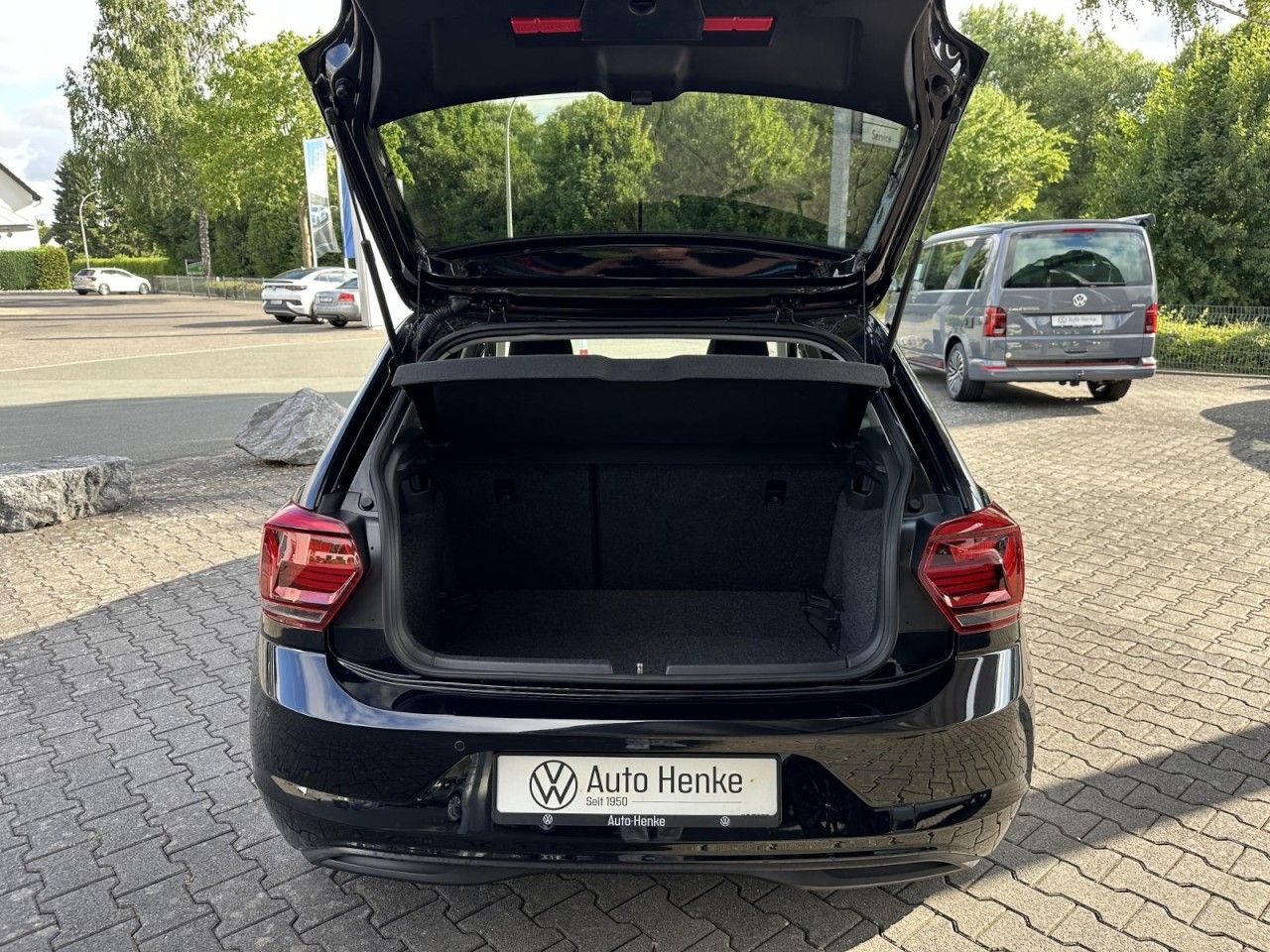 Volkswagen Polo 1.0 TSI DSG - Samsaru's Car Outlet