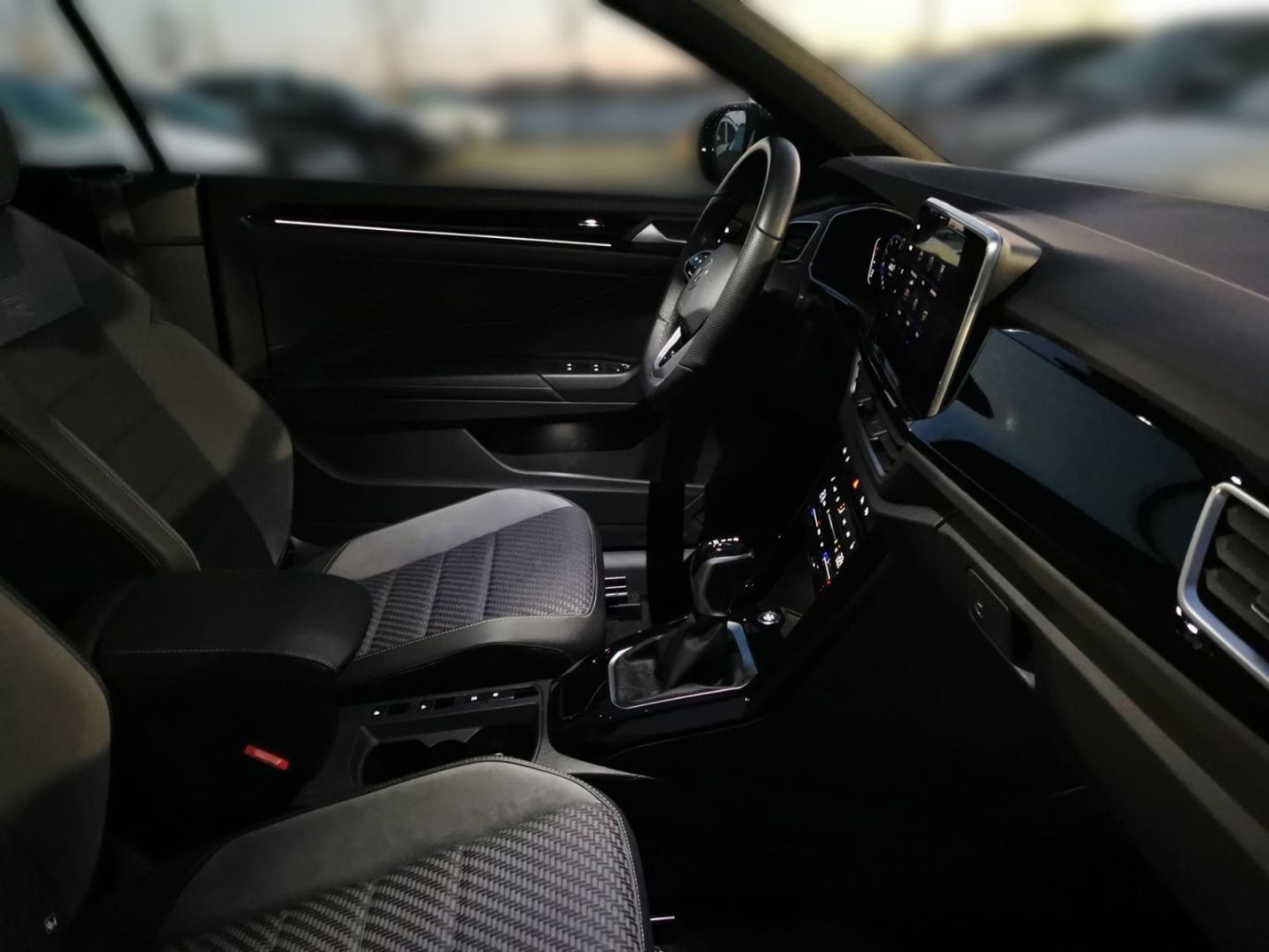 Volkswagen T-Roc R-Line - Samsaru's Car Outlet