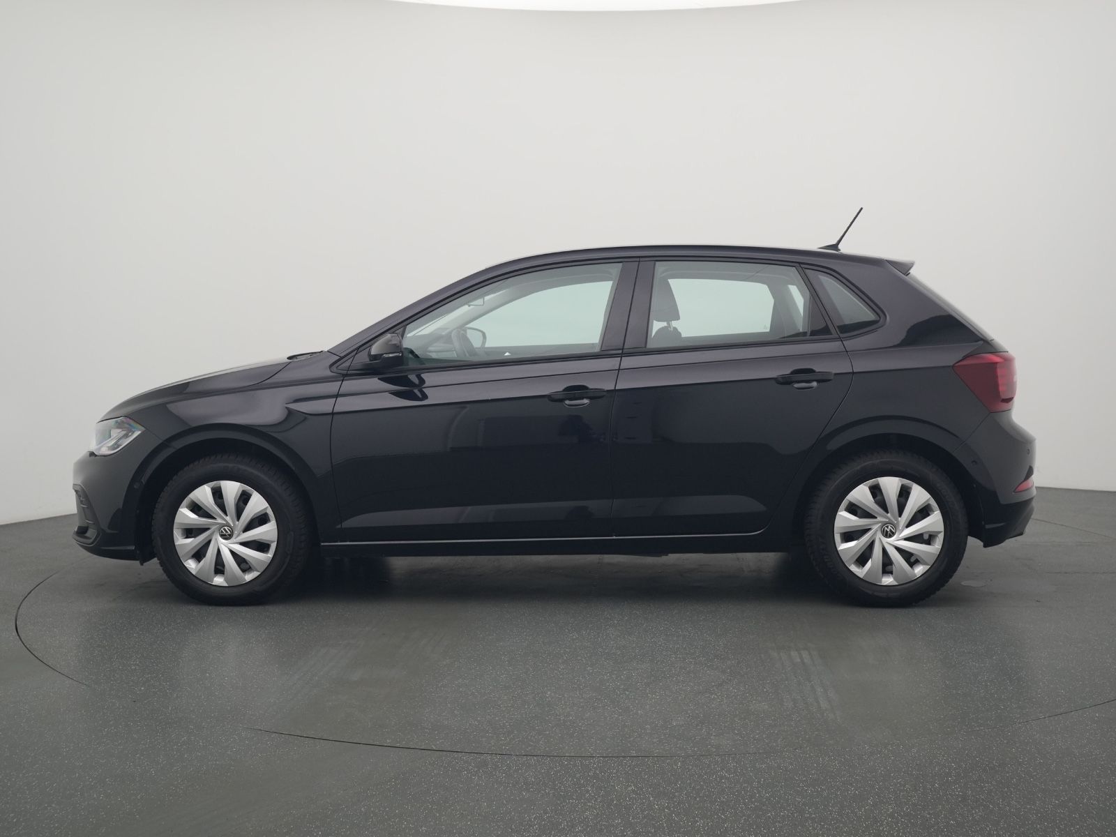 Volkswagen Polo Life DSG - Samsaru's Car Outlet
