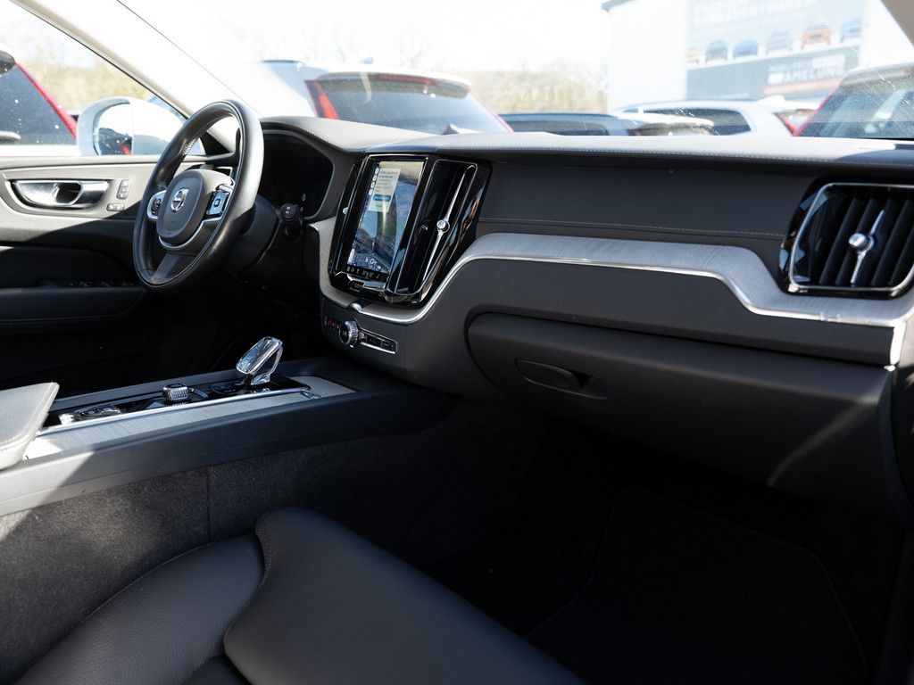 Volvo XC60 B4 Plus Bright AWD SHZ KAMERA NAVI AHK LED