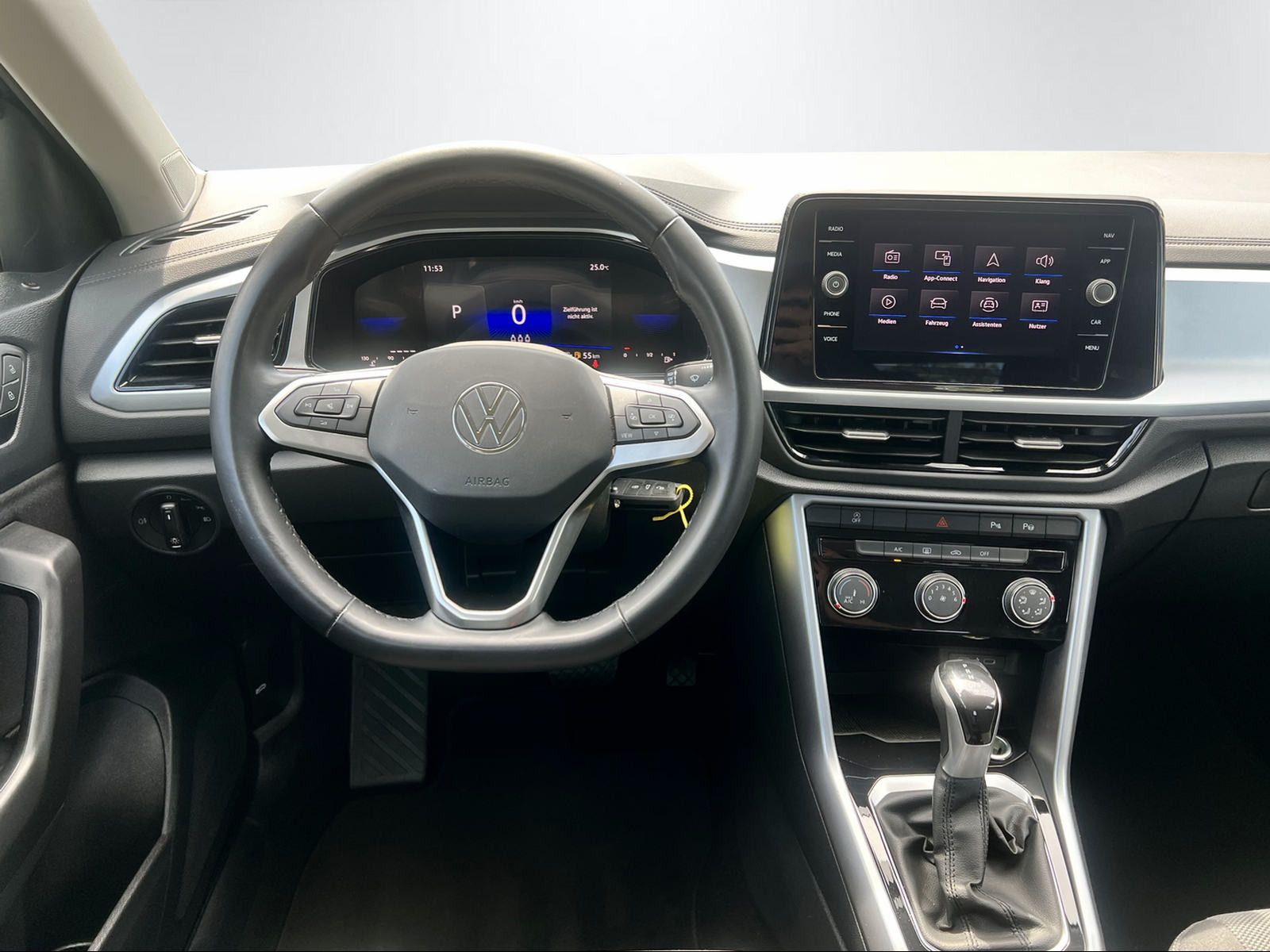 Volkswagen T-Roc LIFE - Samsaru's Car Outlet